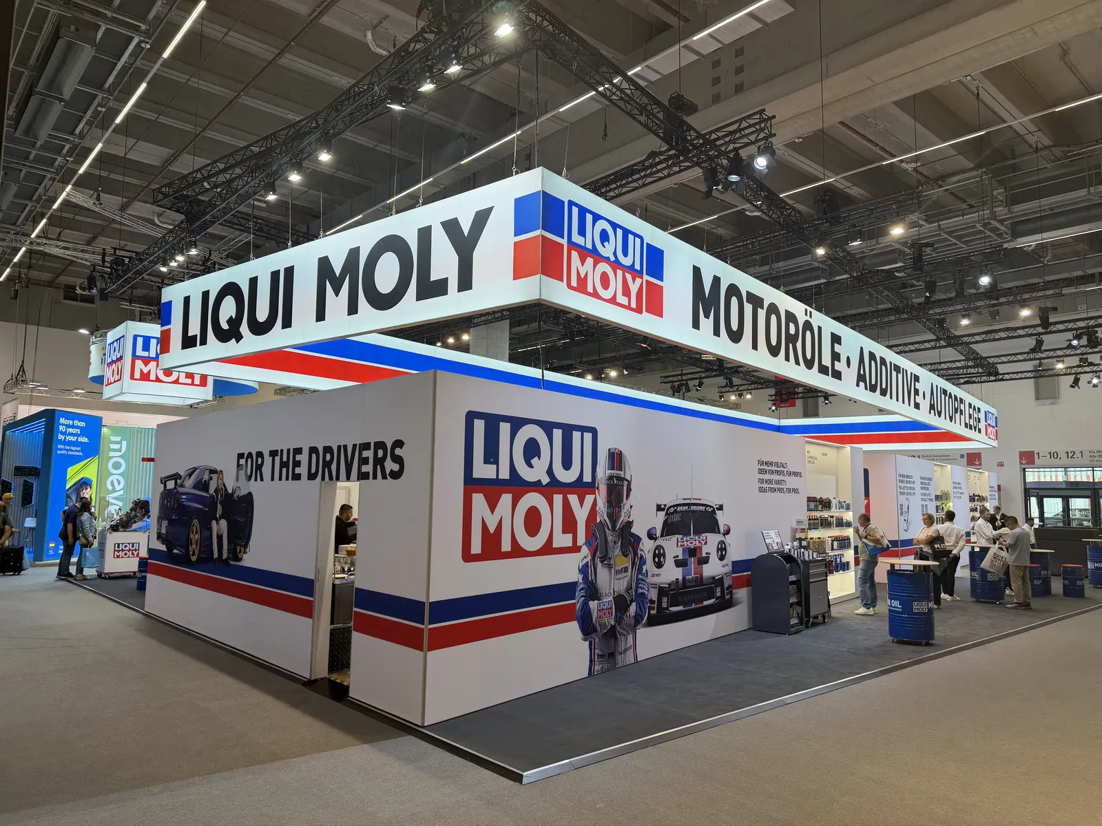 Stoisko Liqui Moly na Automechanika Frankfurt 2026 z napisem „Motoröle · Additive · Autopflege”